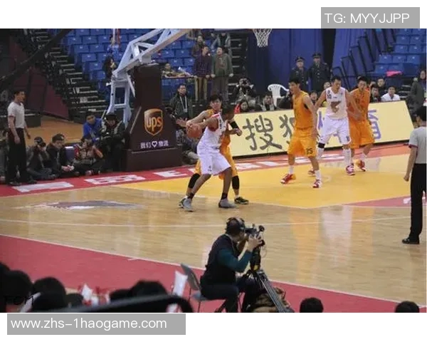 麦迪带领青岛双星迎战北京队决战赛场谁能笑到最后